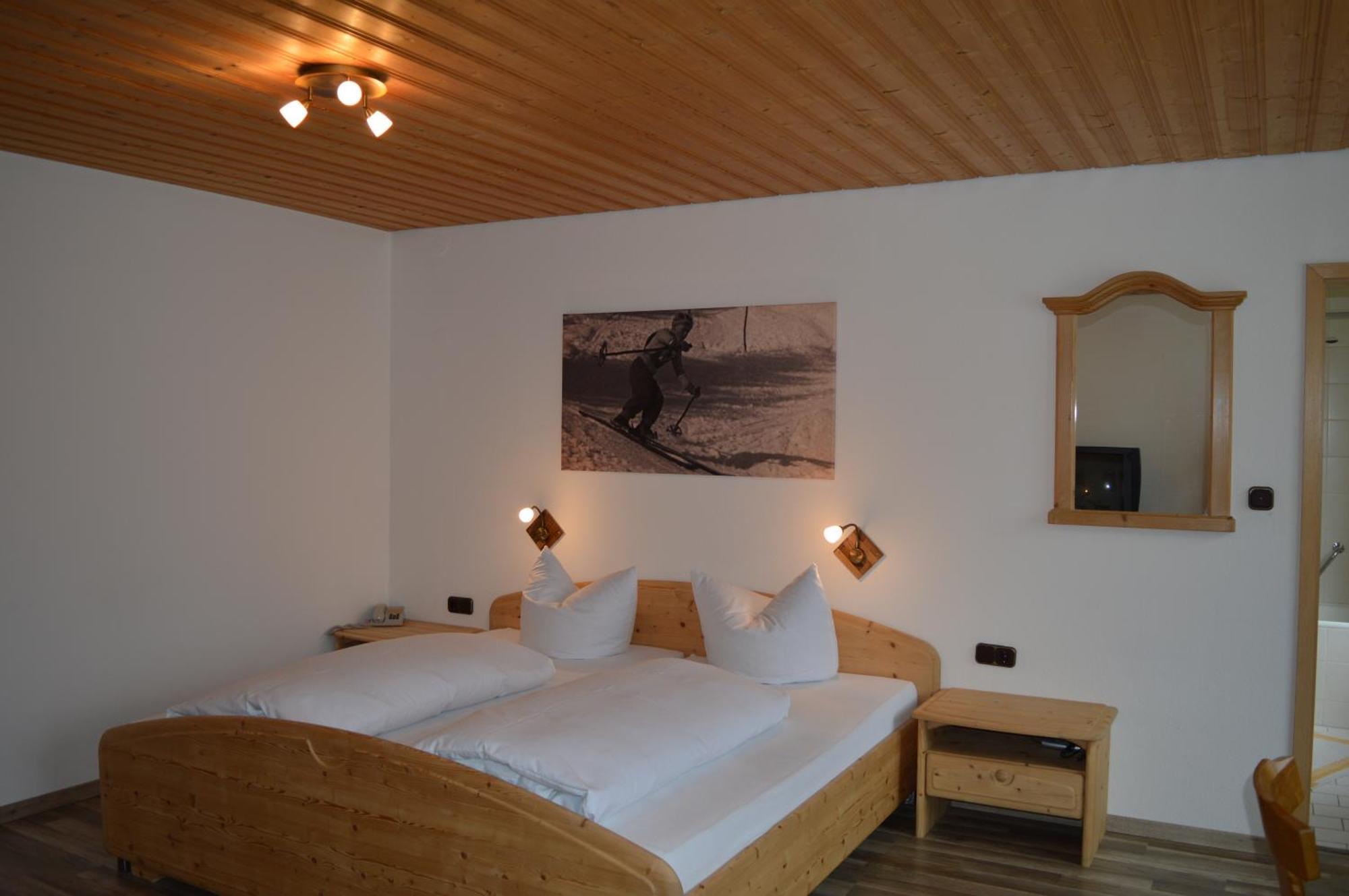 Hotel Garni Luggi Leitner Mittelberg Zimmer foto